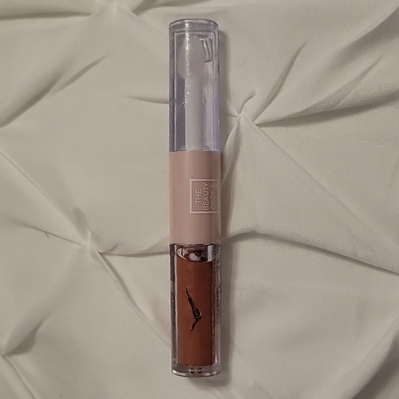 The beauty crop lip gloss - Picture 1 of 3